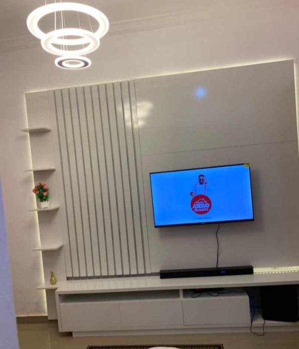 TV Wall Clouding Console Decor. N450k