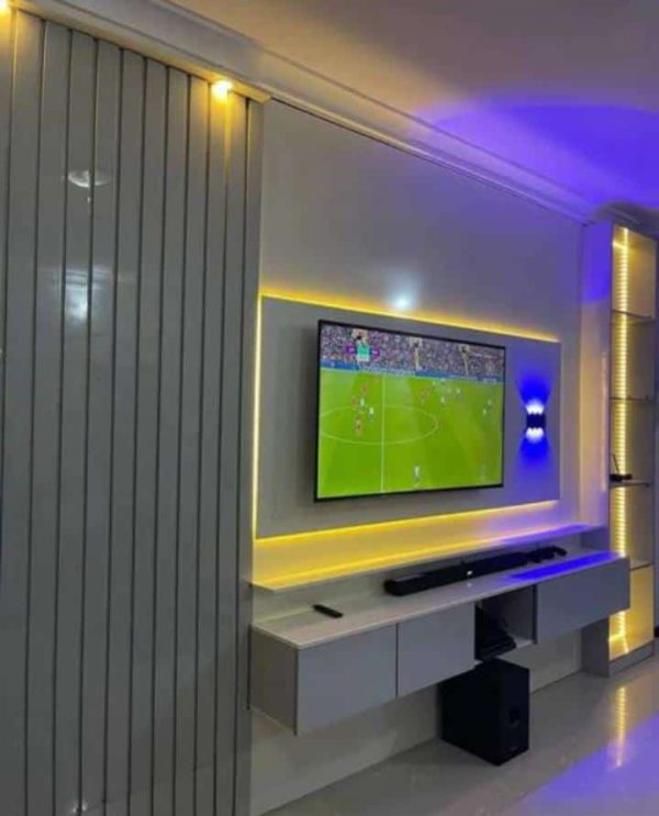 Wall-Wall Tv Wall Clouding Console + Lights N750k